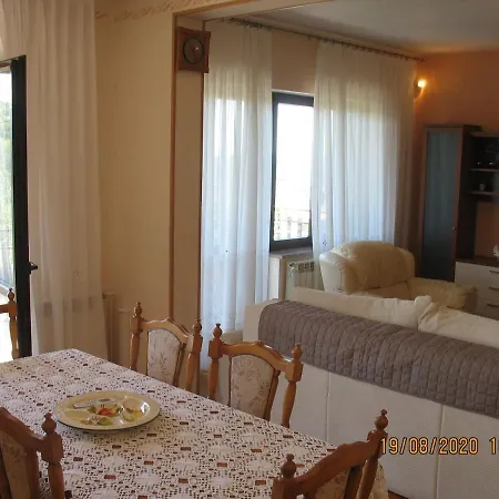 Aliana Apartment